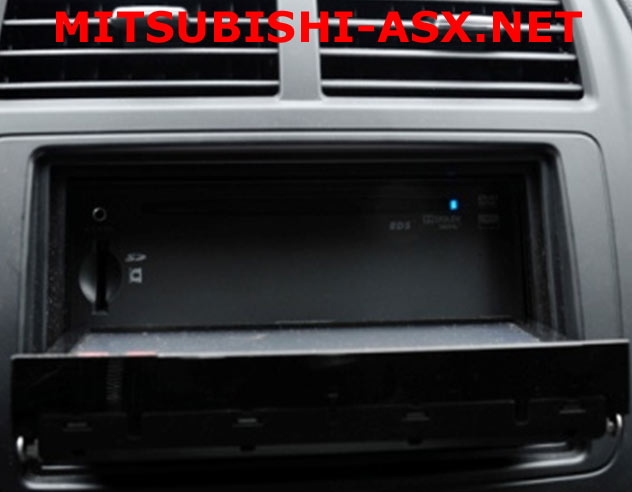 Моторизированная передняя панель открывающая доступ к SD и DVD ASX