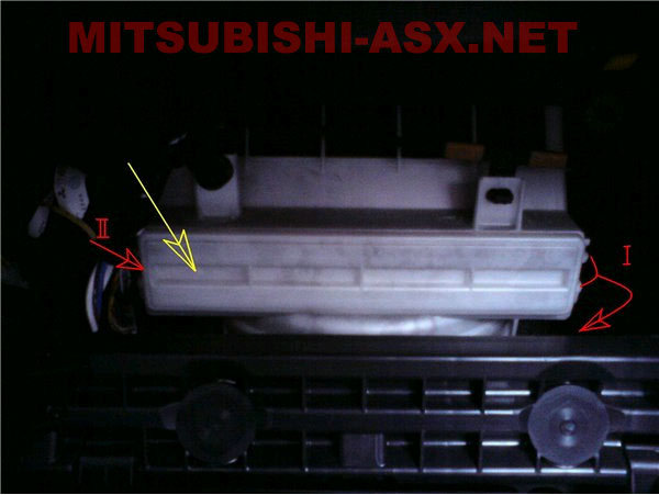 Замена салонного фильтра Mitsubishi ASX