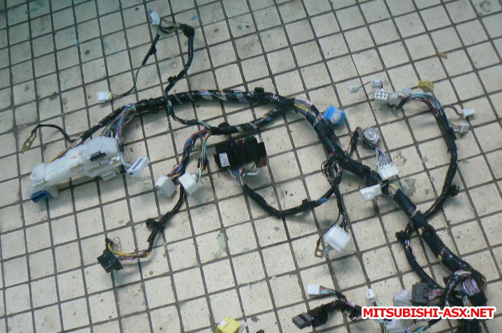 Продам жгуты, разъёмы электропроводки Mitsubishi - подторпедный жгут проводов Митсубиши 3.JPG