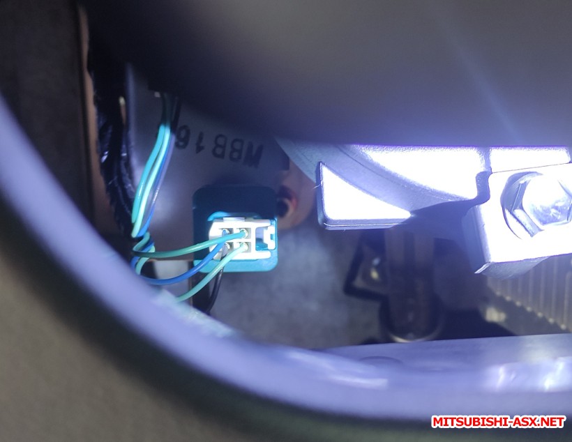 Подключение Круиз-контроля на Mitsubishi ASX с МТ - провода на мышонке - копия.jpg