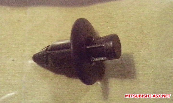 Аккумулятор на ASX - Mitsubishi ASX_клипса_1.jpg