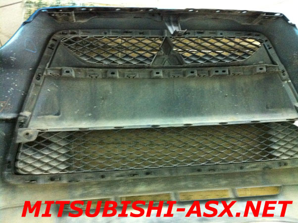 Установка хром-окантовки решетки радиатора Mitsubishi ASX